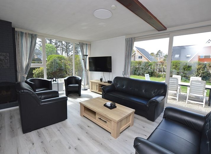 Orchismient 33 vakantiehuis in De Koog, Texel met zonnige tuin en terras voor ontspanning.