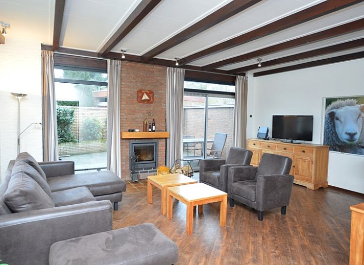 Orchismient 28 vakantiehuis in De Koog Texel met ruime tuin en moderne architectuur.