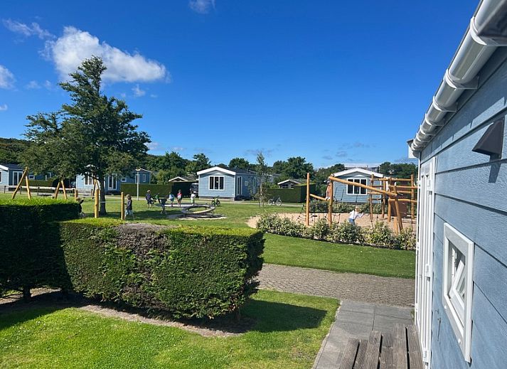 Chalet type 3 in De Koog, Texel biedt een gezellig vakantiehuis met zonnig terras en groene omgeving op de Waddeneilanden.