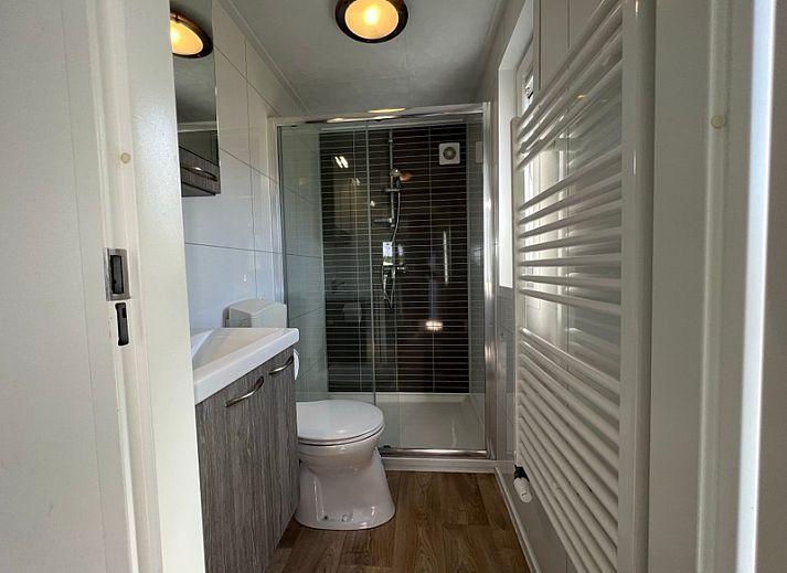 Chalet type 3 in De Koog, Texel biedt een gezellig vakantiehuis met zonnig terras en groene omgeving op de Waddeneilanden.