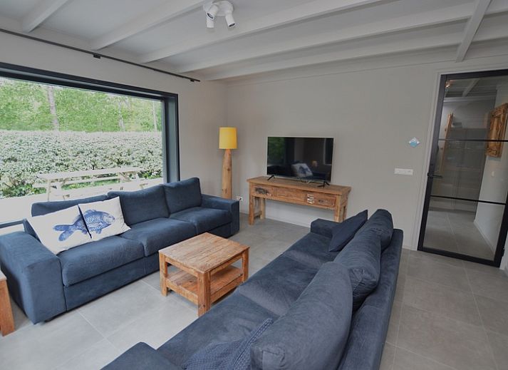 Ruijslaan 73 vakantiehuis in De Koog Texel met moderne gevel en ruime tuin.