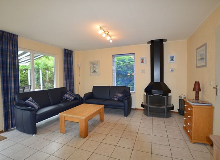 Vakantiehuis Stappeland 111 in De Koog, Texel met ruime tuin en zonnig terras, ideaal voor ontspanning op de Waddeneilanden.