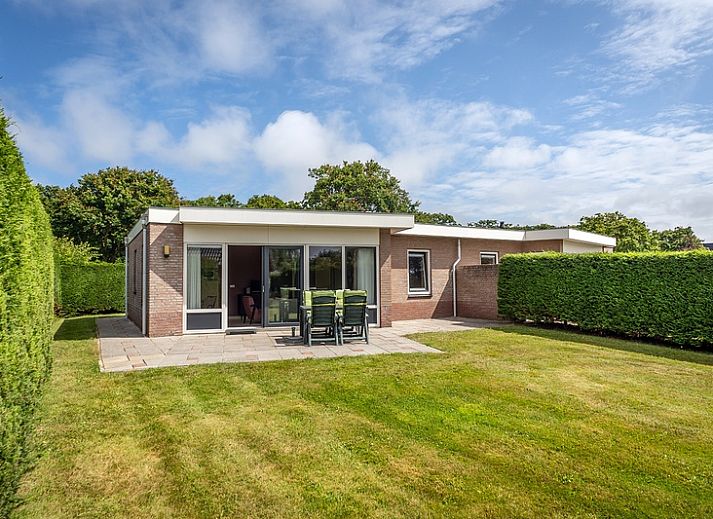 Bungalow 31 in De Koog, Texel with spacious garden and terrace surrounded by nature.