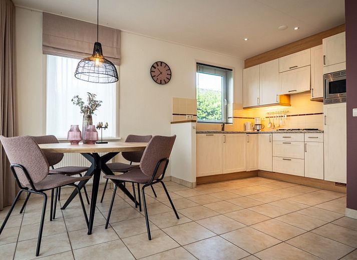 Bungalow 31 in De Koog, Texel with spacious garden and terrace surrounded by nature.