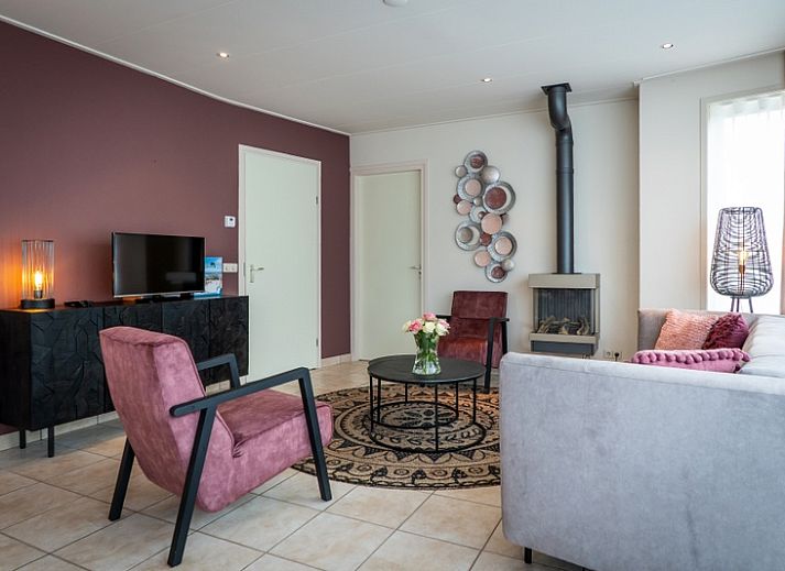 Vacation home Bungalow 31 in De Koog, Texel with sunny terrace and green surroundings.