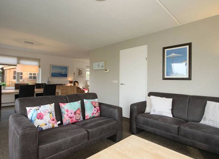 6 Person luxury villa in De Koog, Texel with sunny garden and terrace, ideal for vacations on the Wadden Islands.