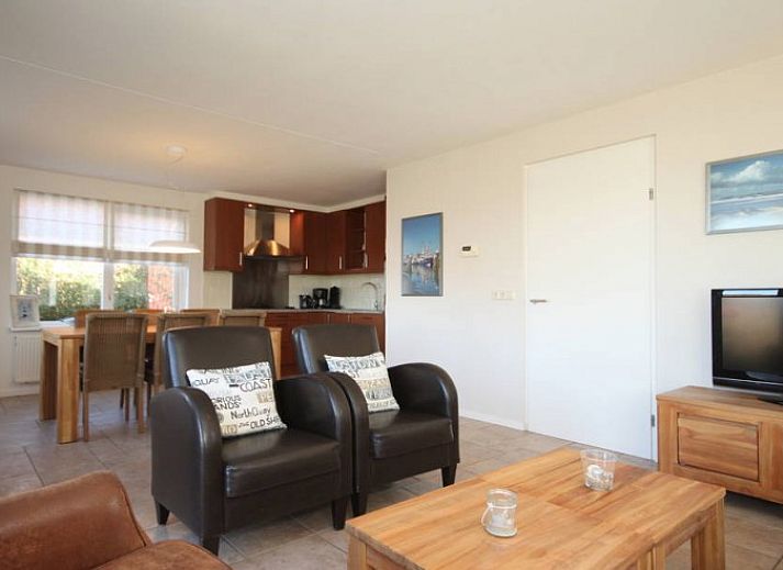 6 Person luxury villa in De Koog, Texel with sunny garden and terrace, ideal for vacations on the Wadden Islands.