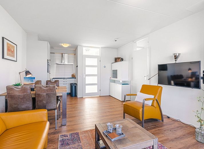 Slaapkamer met panoramisch uitzicht in Appartement Juliana 154 Zeezicht, De Koog, Texel.