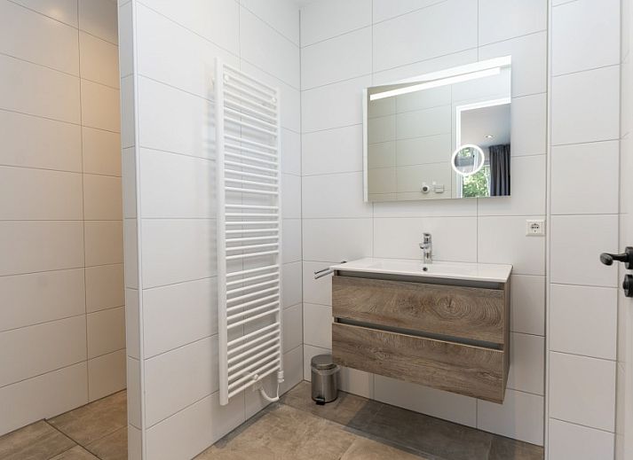 Ferienpark So What, Villa 6-Pers. in De Koog, Texel mit Trampolin im grossen Garten, ideal fuer Familienurlaub auf den Watteninseln.