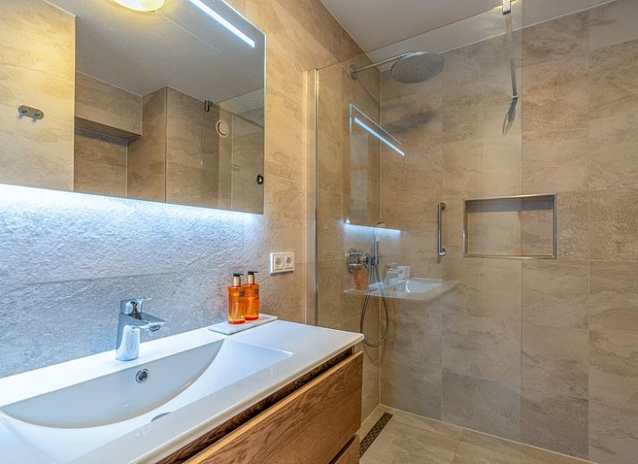 Gezellige zithoek in Appartement Juliana 146 Eiland en Zeezicht, De Koog, Texel met uitzicht op de Waddenzee.