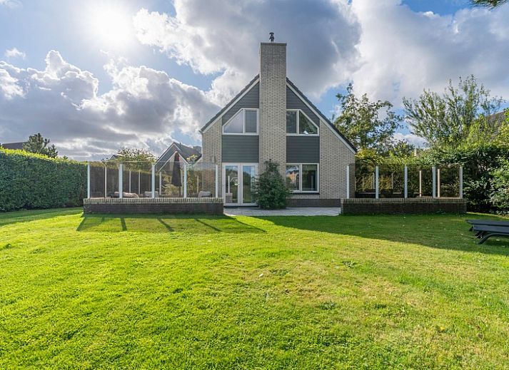 Vakantiehuis Kamperfoelie 63 in De Koog, Texel met ruime tuin en zonnige veranda.