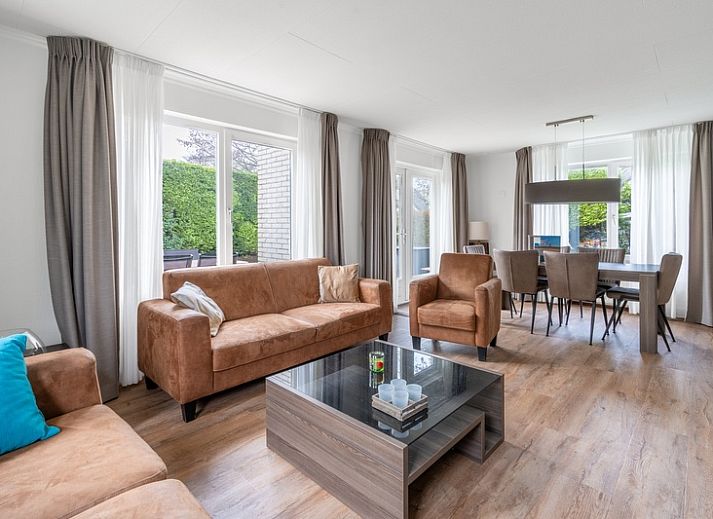 Vacation home Honeysuckle 49 in De Koog Texel with spacious garden and terrace, ideal for relaxation on the Wadden Islands.