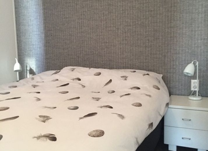 Chalet Bregkoog 224 in De Koog, Texel mit sonnigem Garten und modernem Aussehen.