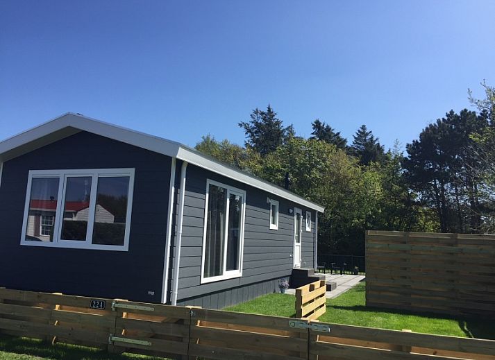 Stilvolle Kueche im Chalet Bregkoog 224, De Koog, Texel, mit modernen Geraeten.