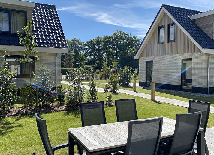 Gezellige buitenkant van 6 Pers.Landhuis de Luxe Eldorado Texel, vakantiehuis in De Koog.