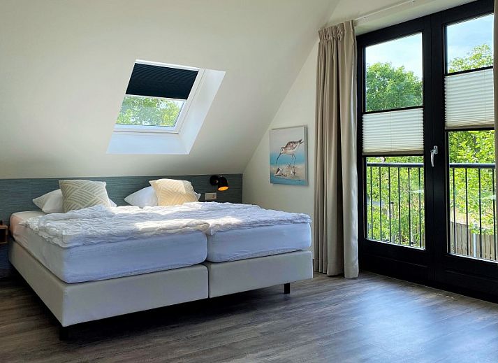 Moderne keuken en eetruimte in 6 Pers.Landhuis de Luxe Eldorado Texel, De Koog.