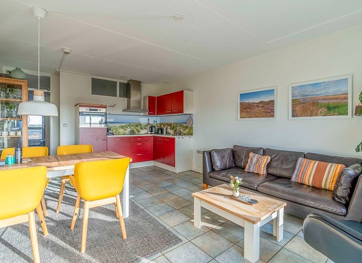 Gemuetliches Wohnzimmer im Appartement Juliana 142 Insel und Meerblick in De Koog, Texel mit Meerblick.