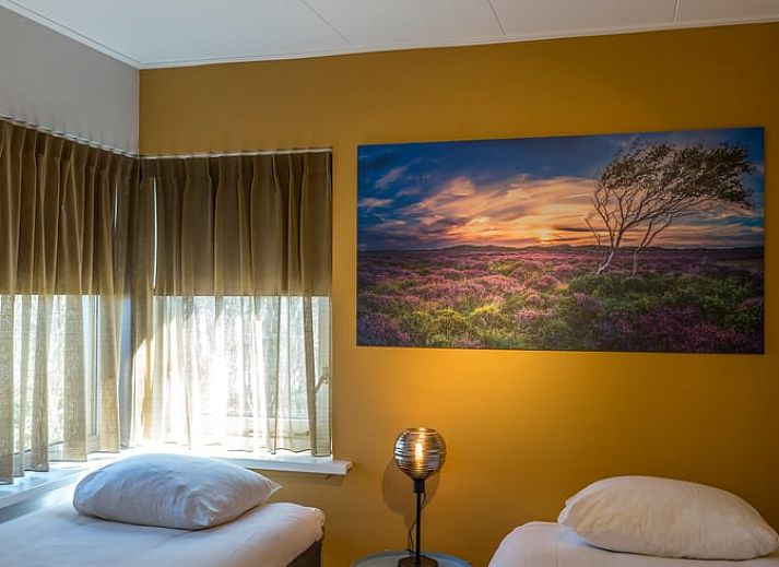 Moderne buitenkant van vakantiehuisje in De Koog, Texel, Waddeneilanden.