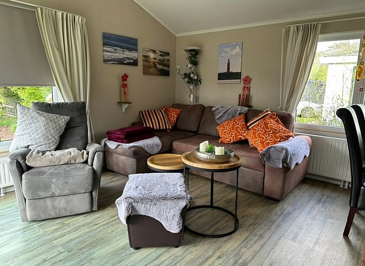 Chaletpark Bregkoog - Bregkoog chalet 214 in De Koog, Texel biedt een charmant vakantiehuis met tuin en terras in een rustige omgeving.