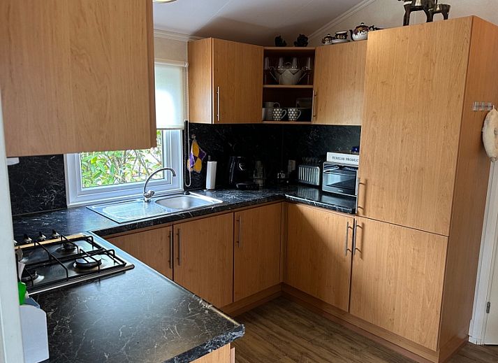 Chaletpark Bregkoog - Bregkoog chalet 214 in De Koog, Texel biedt een charmant vakantiehuis met tuin en terras in een rustige omgeving.