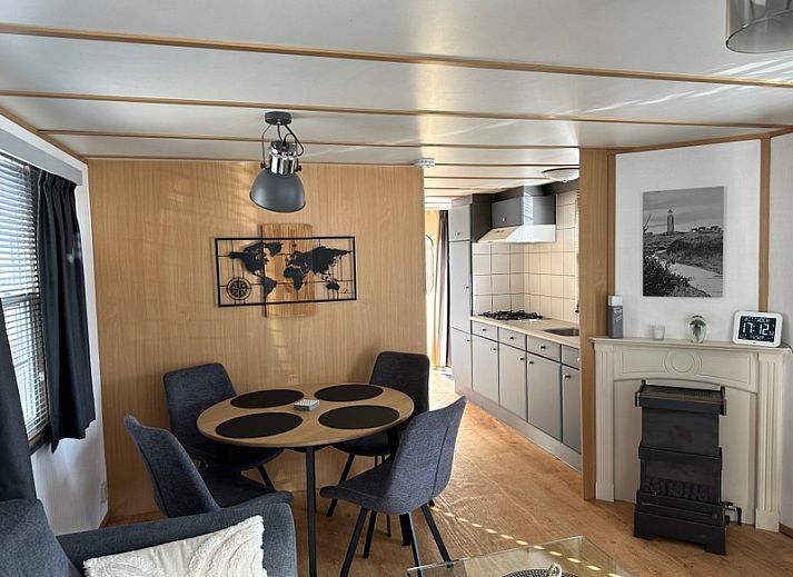 Chaletpark Bregkoog - Chalet Bregkoog 53 in De Koog, Texel met ruime buitenruimte en zonnig terras.