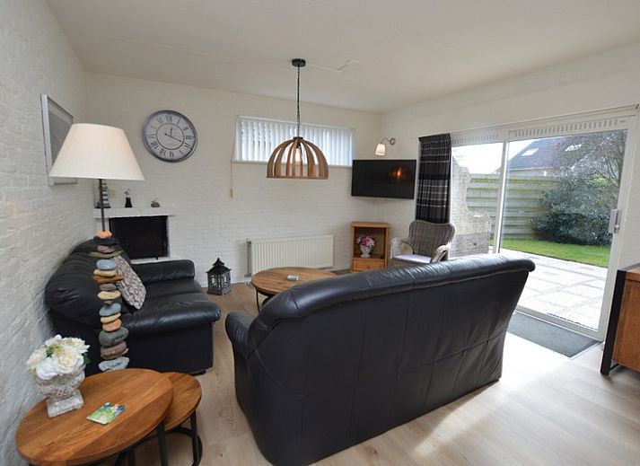 Vakantiehuis Stappeland 205 in De Koog, Texel met ruime tuin en moderne architectuur.