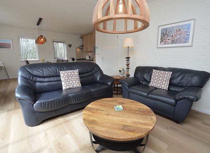 Vakantiehuis Stappeland 205 in De Koog, Texel met ruime tuin en moderne architectuur.