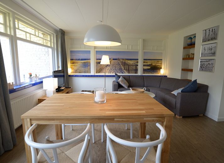 Moderne keuken en eetruimte in Grand Hotel Opduin - Vakantiewoning C, De Koog, Texel. Gezellig vakantiehuis op de Waddeneilanden.