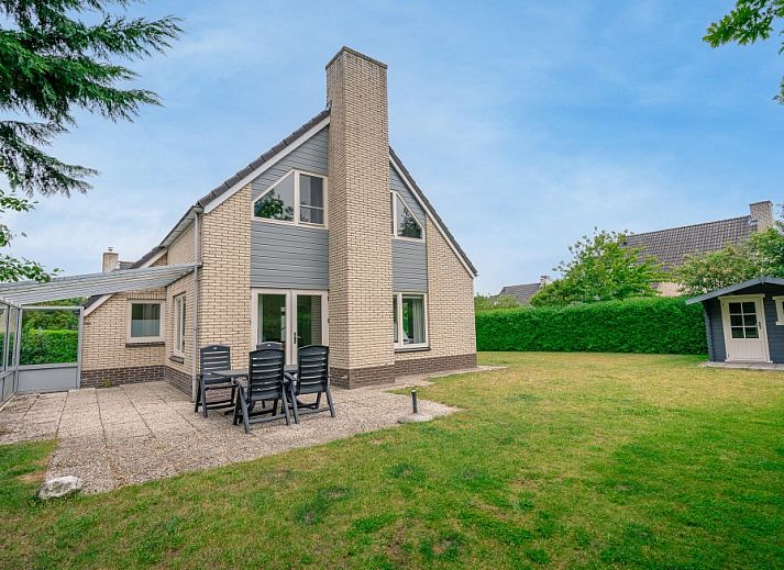 Vakantiehuis Kamperfoelie 89 in De Koog Texel met ruime tuin en terras voor ontspanning op de Waddeneilanden.