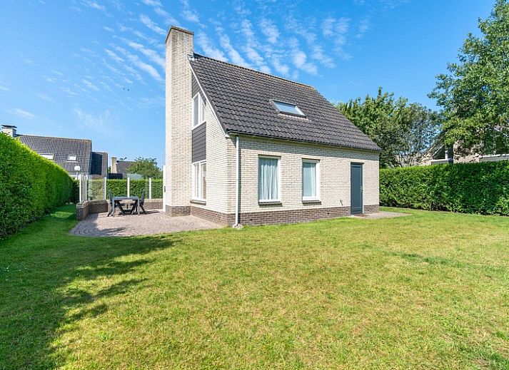 Vakantiehuis Kamperfoelie 77 in De Koog, Texel met zonnige tuin en terras