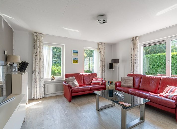 Vakantiehuis Kamperfoelie 77 in De Koog, Texel met zonnige tuin en terras