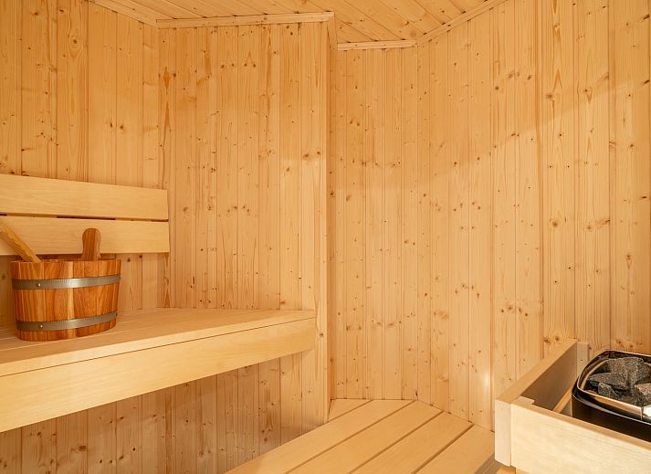 Moderne Einrichtung im Appartement Juliana 028 Zeezicht, De Koog, Texel mit Blick auf das Wattenmeer.