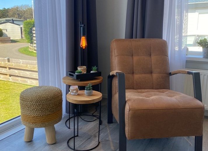 Chaletpark Bregkoog - Chalet Bregkoog 94 in De Koog, Texel. Modernes Ferienhaus mit sonniger Veranda und gruener Umgebung.