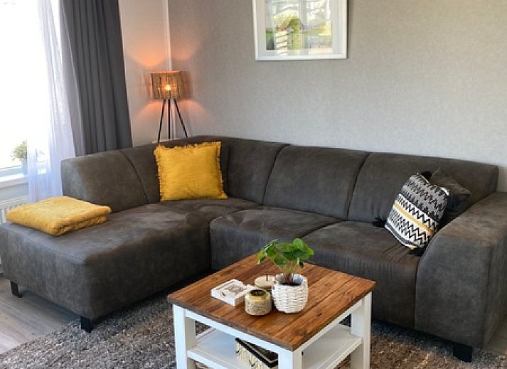 Chaletpark Bregkoog - Chalet Bregkoog 94 in De Koog, Texel. Modernes Ferienhaus mit sonniger Veranda und gruener Umgebung.