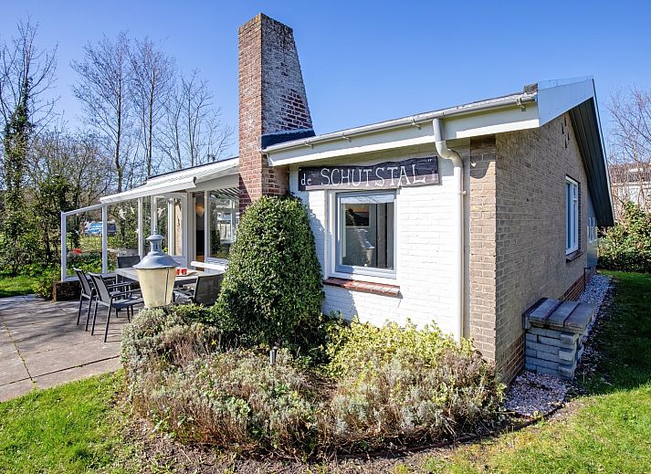 De Schutstal vakantiehuis met groene tuin in De Koog, Texel, Waddeneilanden