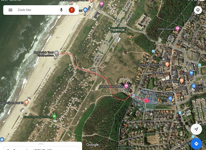 Gezellig terras bij Studio Ooster - Brink 28, De Koog, Texel, vakantieaccommodatie met tuin.