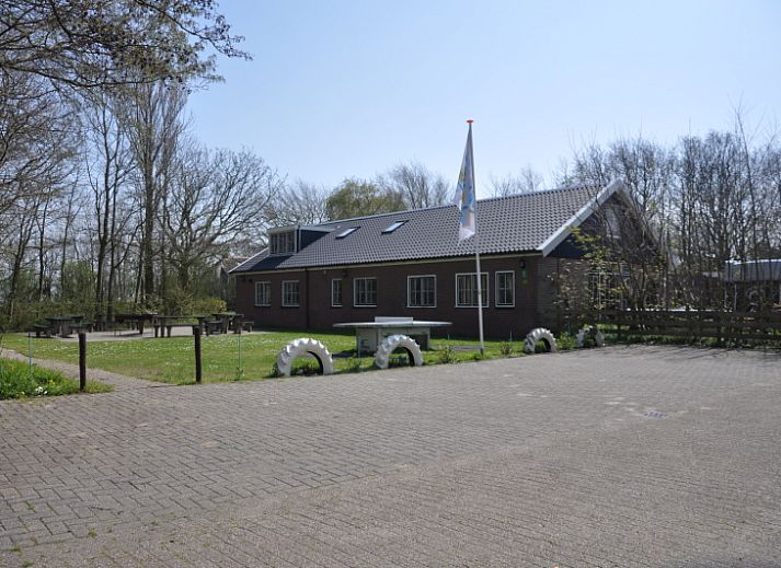 Neues Ferienhaus Vredestein in De Koog, Texel, mit gruenem Garten und laendlicher Atmosphaere.