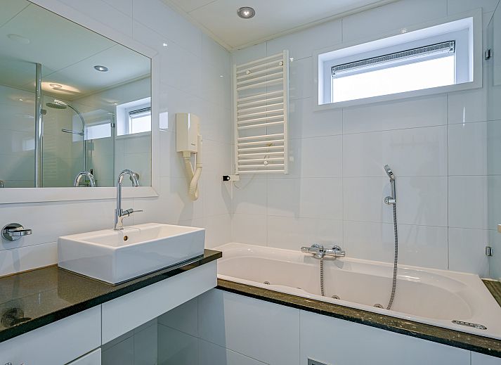 Guest house 010254 - Holiday property Texel - Vrijstaande woning in De Koog