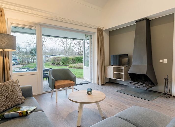 Geniet van de rust bij T4M Comfort, een charmante bungalow in De Koog, Texel, met een zonnig terras en groene omgeving op de Waddeneilanden.