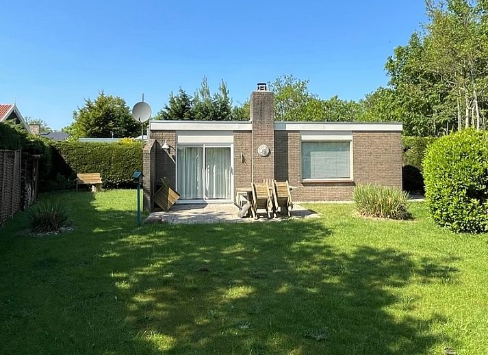 Bungalow 't Luwe Land 5B in De Koog Texel met zonnige tuin en terras voor ontspanning op de Waddeneilanden.