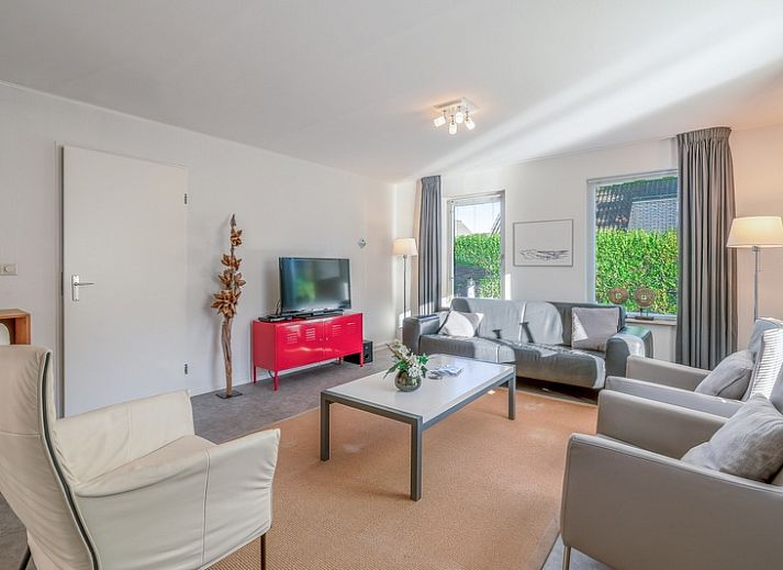 Vakantiehuis Kamperfoelie 93 in De Koog, Texel met ruime tuin en sauna, ideaal voor ontspanning op de Waddeneilanden.