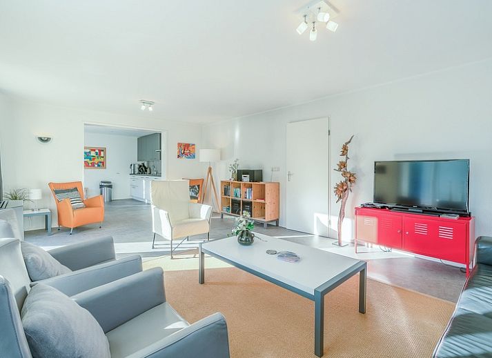 Vakantiehuis Kamperfoelie 93 in De Koog, Texel met ruime tuin en sauna, ideaal voor ontspanning op de Waddeneilanden.