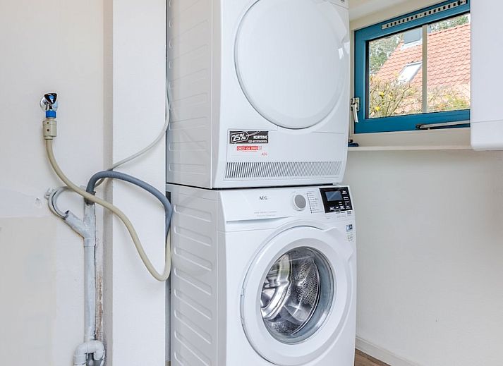 Entspannen Sie sich in der luxurioesen Sauna von T6AB Comfort, einem gemuetlichen Bungalow in De Koog, Texel, ideal fuer einen erholsamen Aufenthalt auf den Watteninseln.