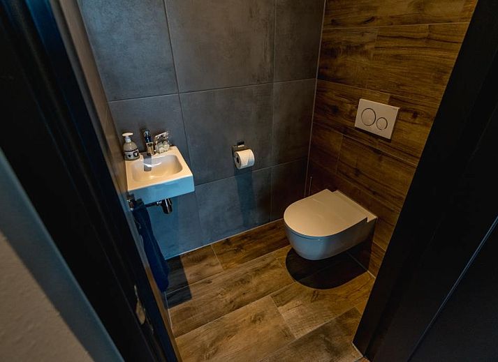 Aussenterrasse mit Esstisch bei 37 - 14 Lepelaar, Ferienhaus in De Koog, Texel.