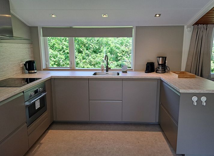 Vakantiehuis Hoog Koog 10 bij Bungalowpark Hoog Koog, zonnig terras in De Koog, Texel, Waddeneilanden.