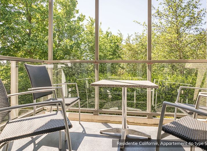 Gezellige woonkamer in Type 5A vakantiehuis, De Koog, Texel met comfortabele banken.