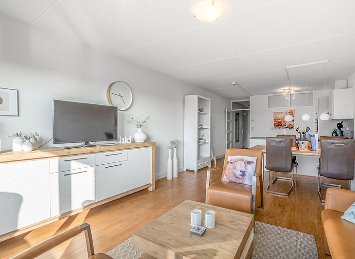 Appartement Juliana 052 Eiland en Zeezicht in De Koog, Texel met prachtig uitzicht op duinen en zee vanuit de woonkamer.