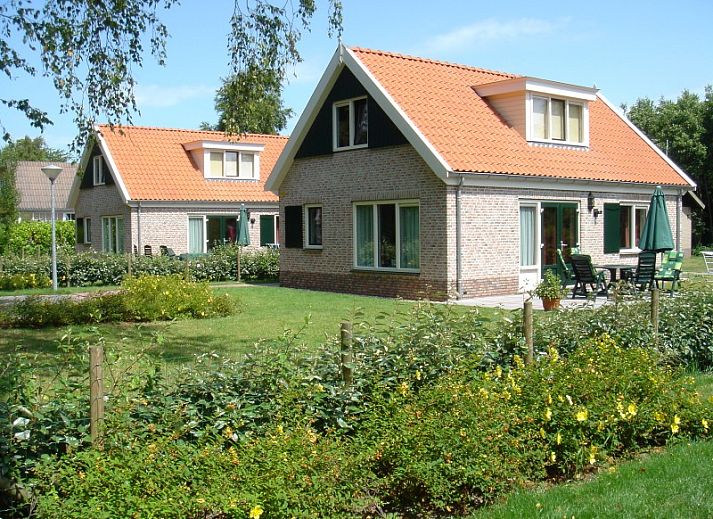 6-pers. Vakantiehuis met Sauna in De Koog, Texel, Waddeneilanden met zonnige tuin en groene omgeving.