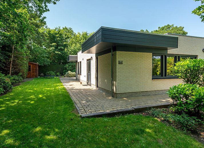 Vakantiehuis 16 - Zeebries in De Koog, Texel met ruime tuin en terras op de Waddeneilanden.