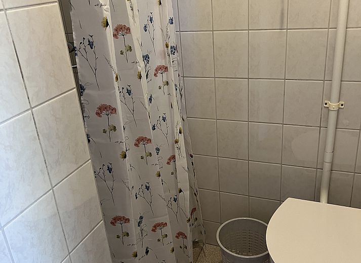 Ruim vakantiehuis Koetshuis 2 omgeven door natuur in De Koog, Texel.